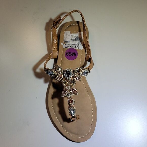 BRAND NEW ANDIAMO JEWELED THONG SANDAL - Picture 13 of 16
